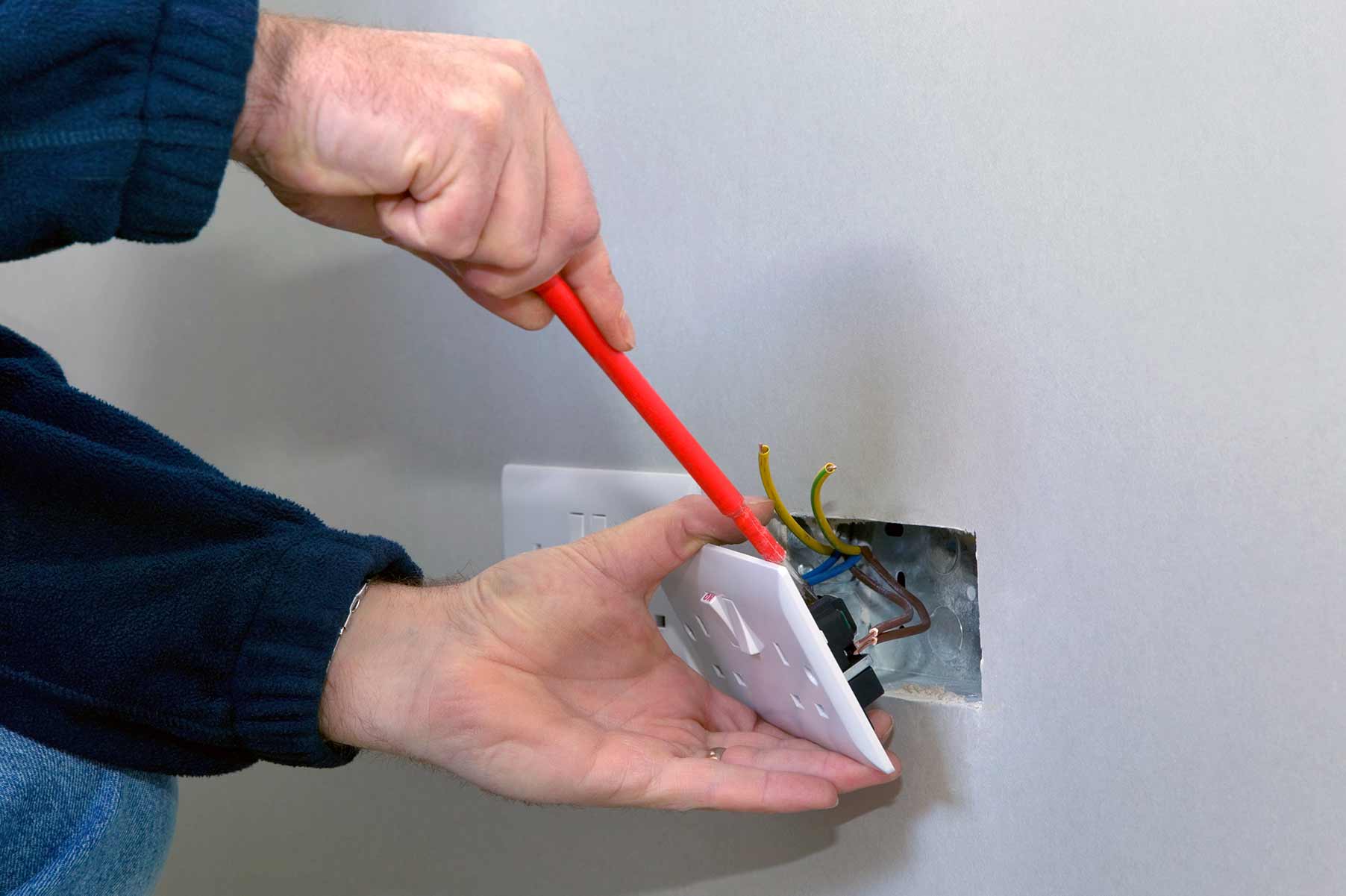 Our electricians can install plug sockets for domestic and commercial proeprties in Bushey and the local area. 
